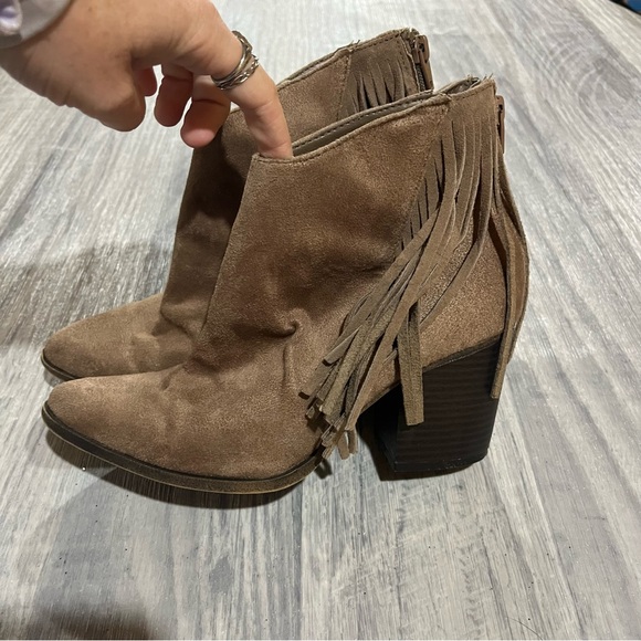 Mossimo Supply Co Brown/Grey Ankle Boots w/ Fringes; 7.5 women’s - Picture 4 of 8